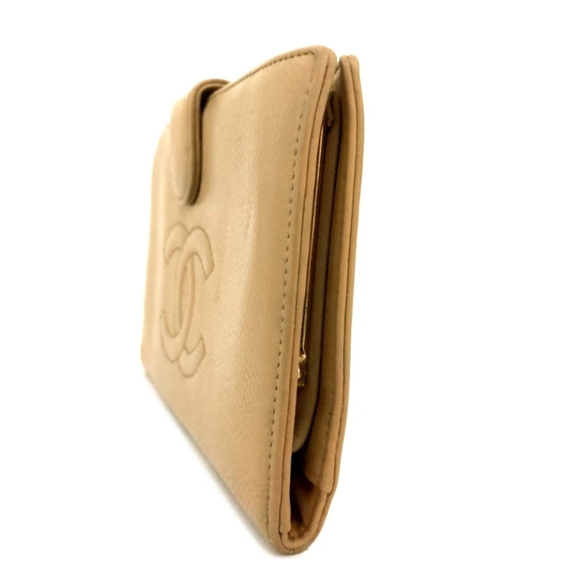 Chanel Tan Leather Wallet With Gold Accents - Picture 3 of 10